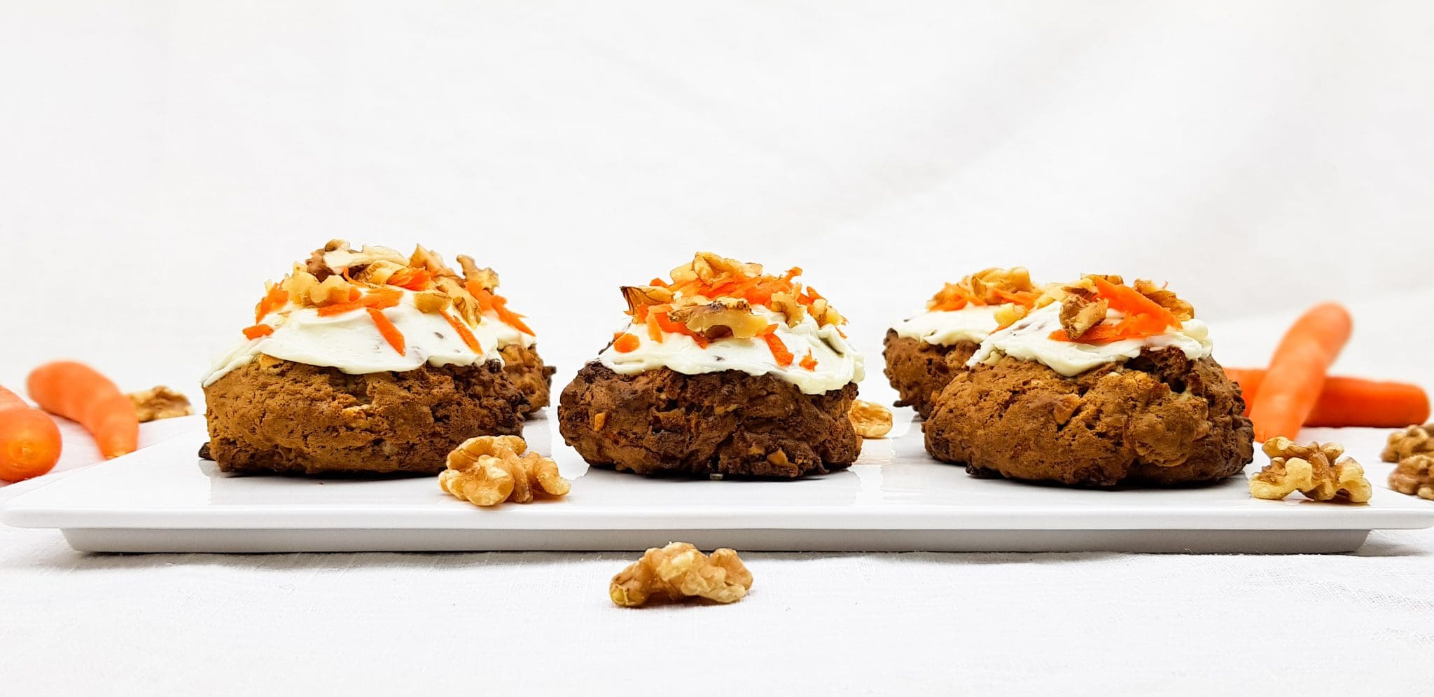 Carrot cake cookies met frosting