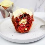 Red velvet muffins met witte chocolade