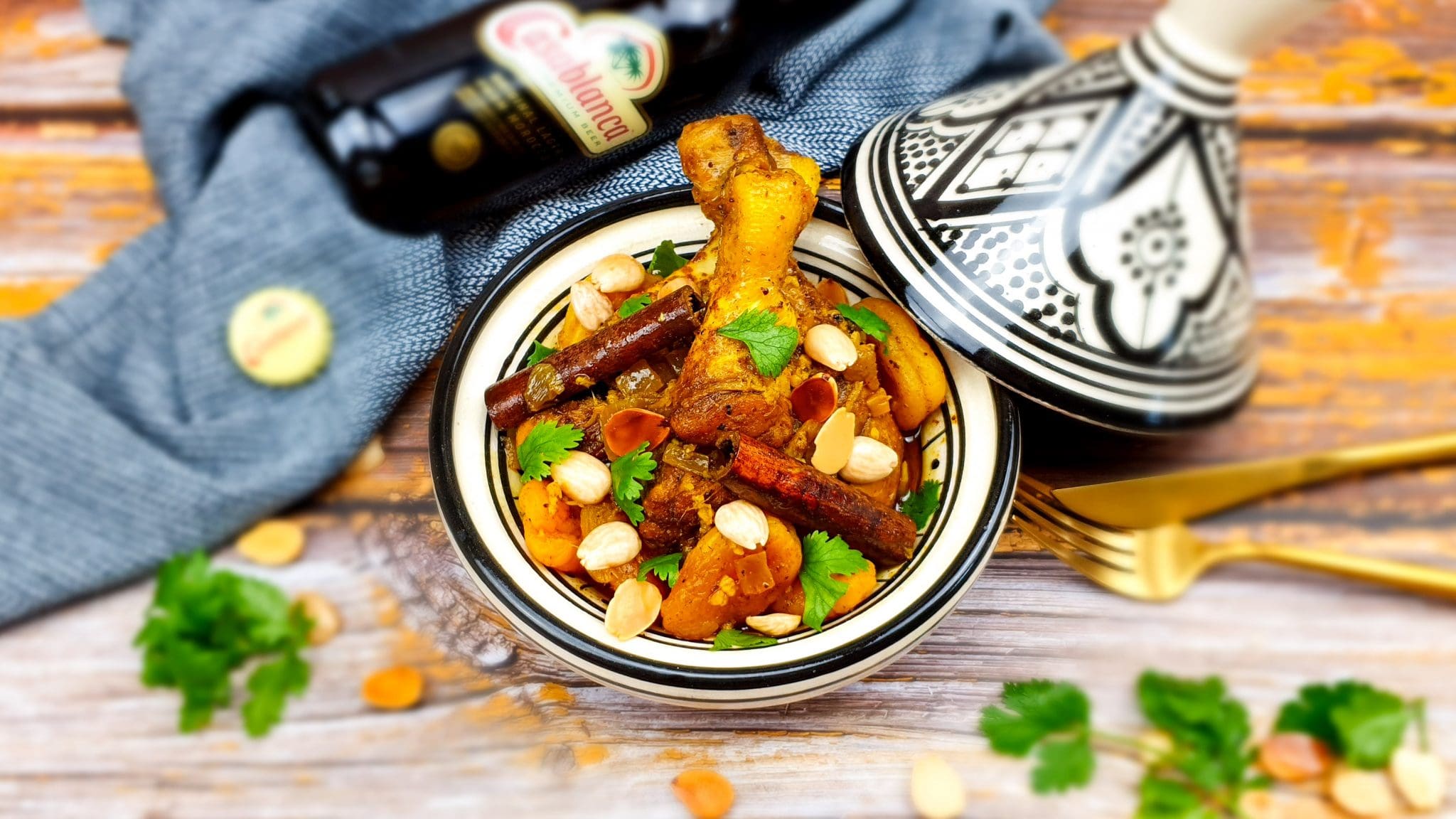 Tajine met kip, abrikozen en blond bier