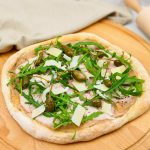 Vitello tonnato pizza (met bloemkoolbodem)