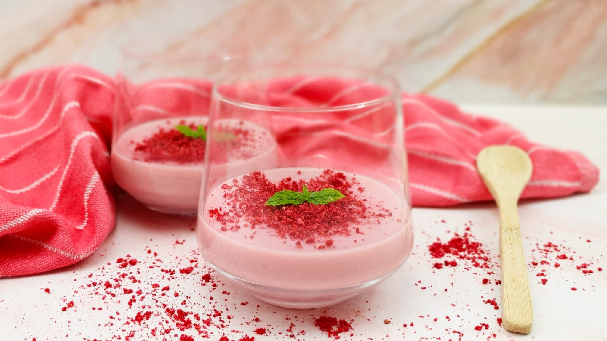 Frambozen witte chocolade panna cotta