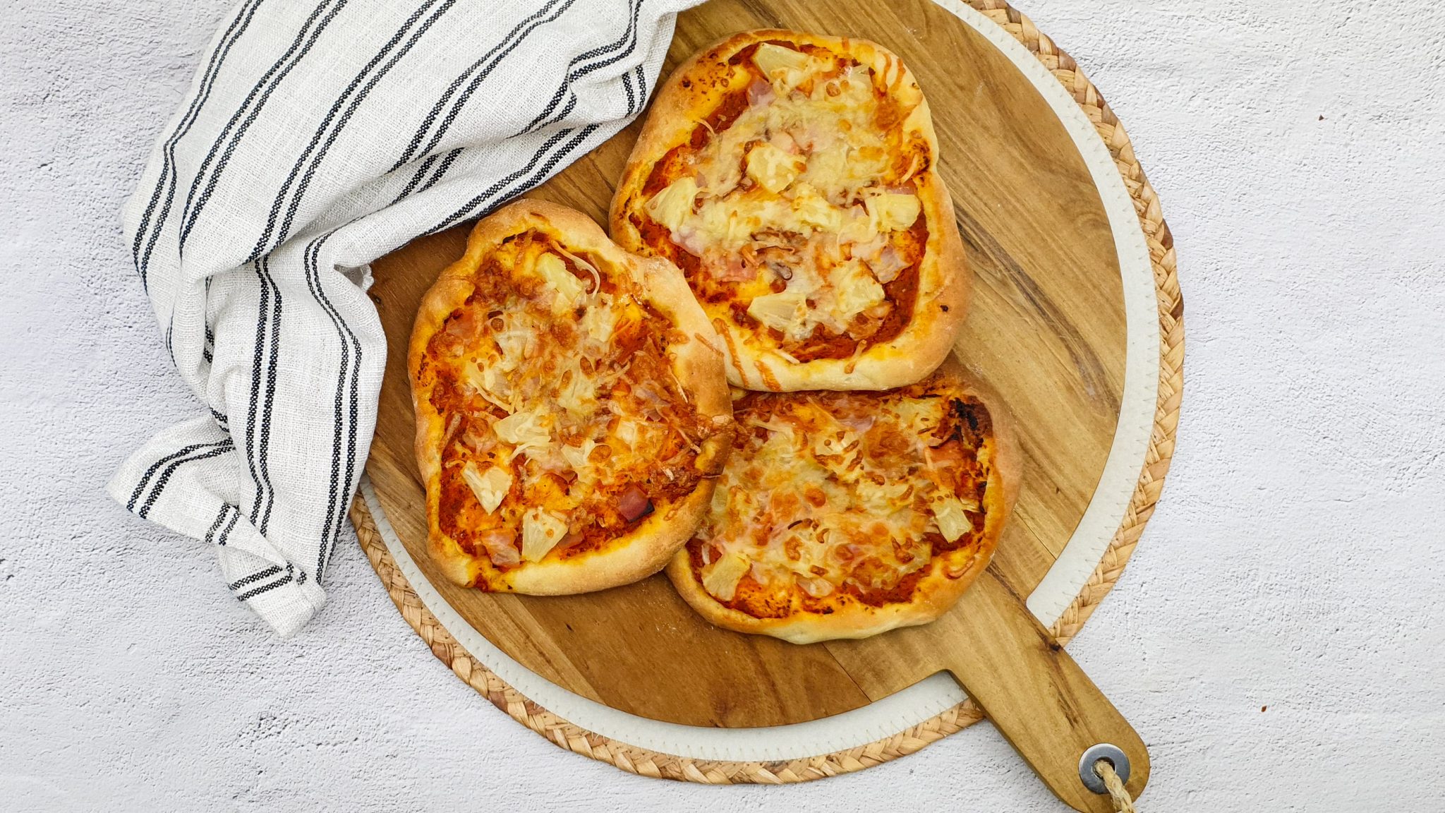 Mini focaccia hawaii pizza’s