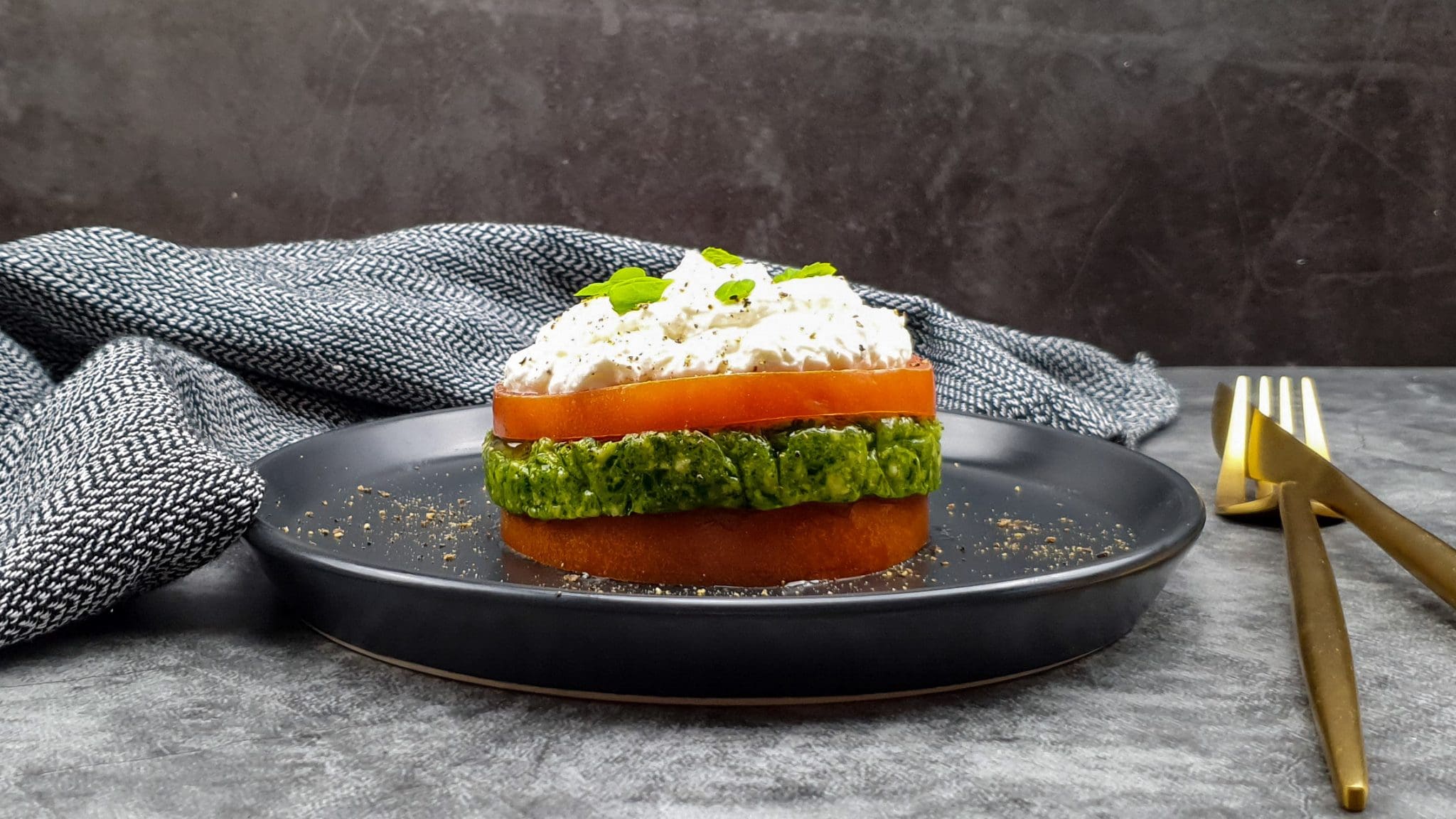 Caprese torentje met burrata mousse