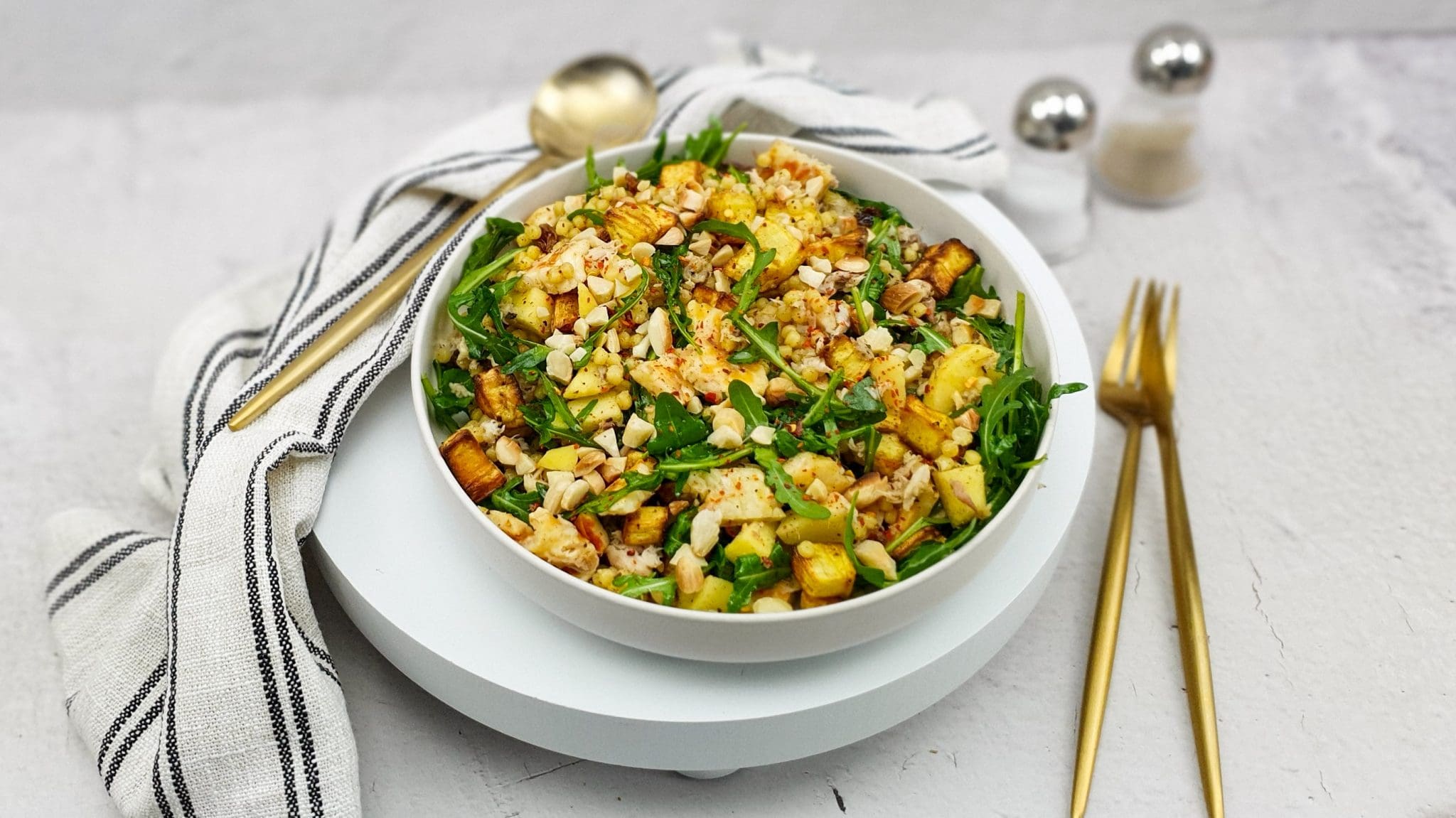 Couscous salade met gerookte makreel