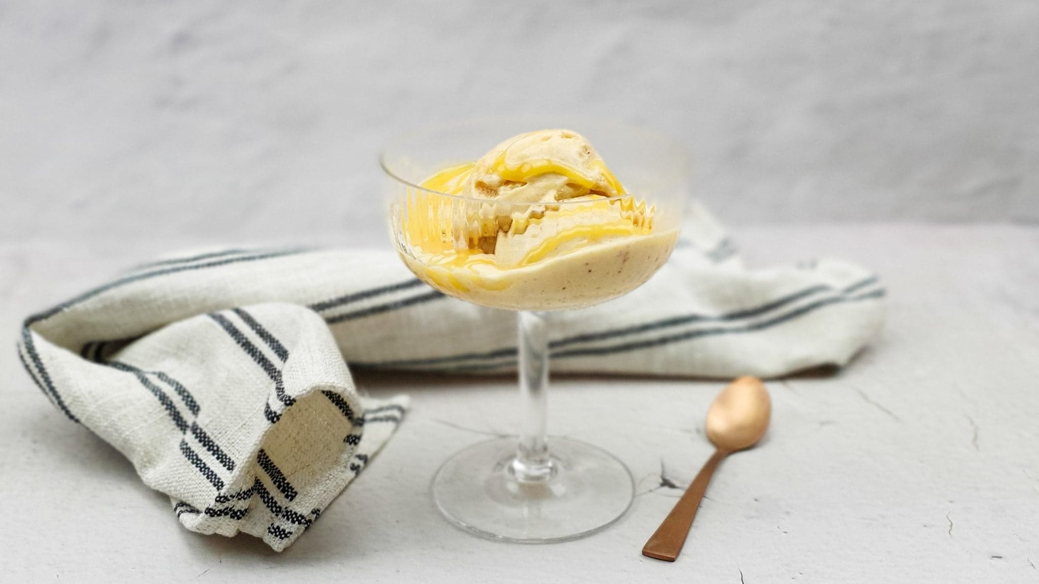 Licor 43 roomijs met amaretti koekjes