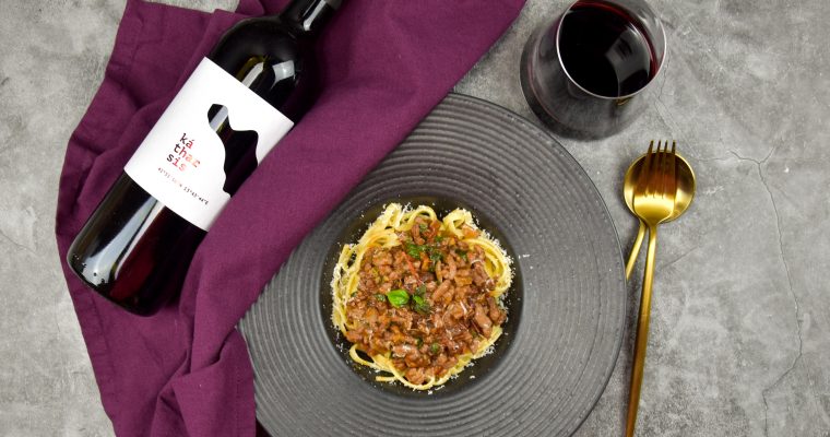 Spaghetti met kip bolognese en rode wijn